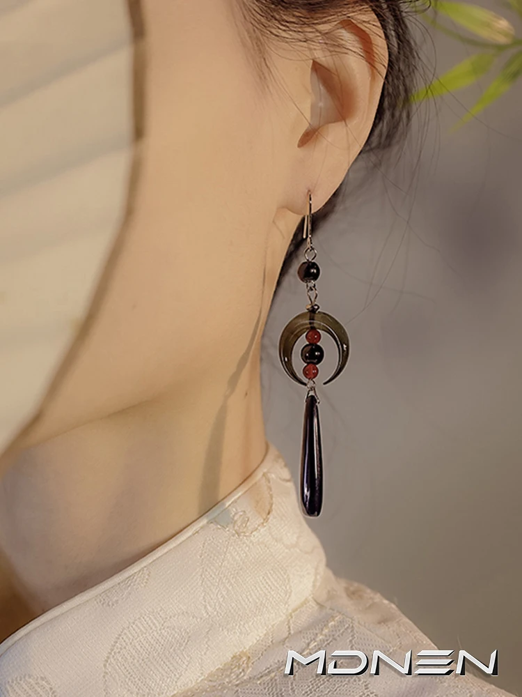 

2024 New Crescent Tassel Earrings For Women's Famous Style Jewelry Party Gifts