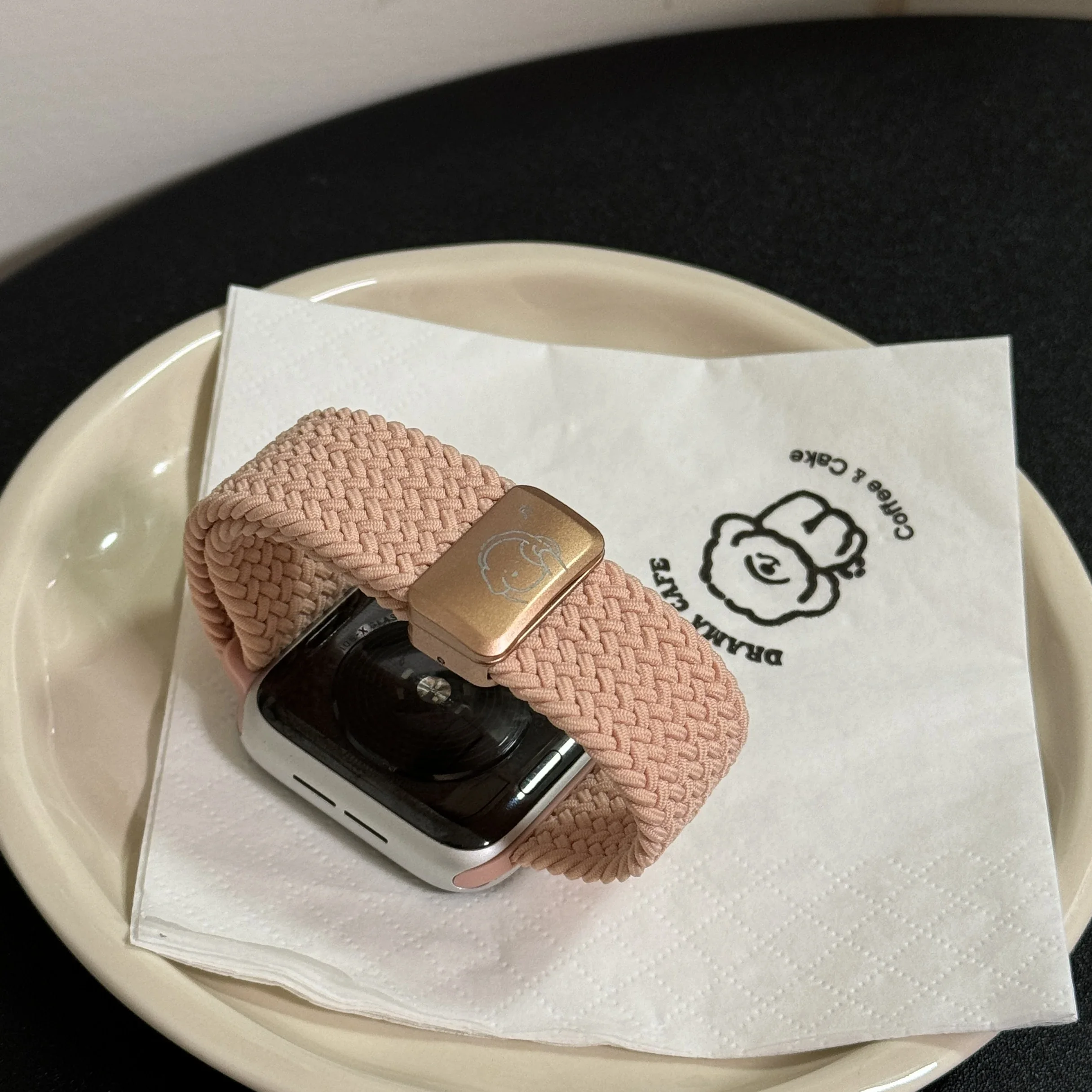 Suitable for Music dog Apple watch Ultra 49mm 9 8 7 45mm 41mm Strong magnetic buckle bracelet For Series 6 5 4 3SE 44mm 42mm 40m