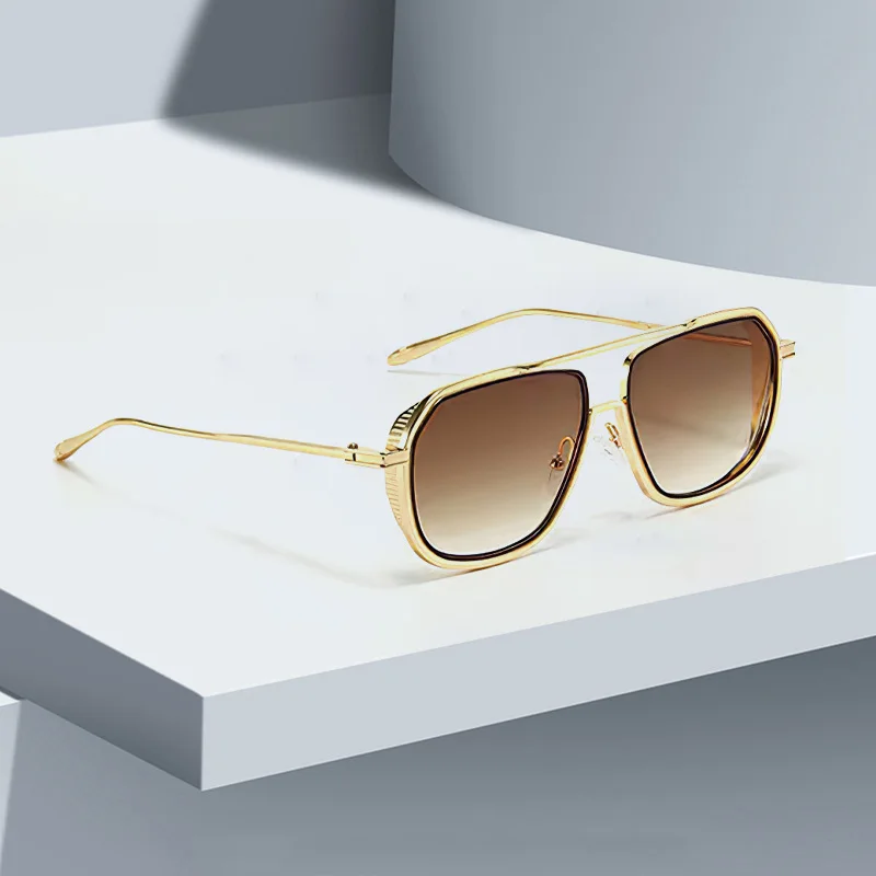 Chic Full Frame Square Sunglasses for Women with Metal Hinges and PC Lenses