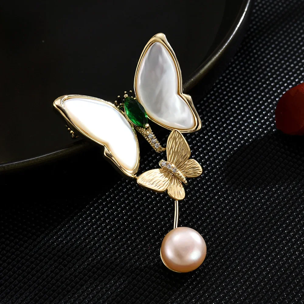Elegant Pearl Butterfly Brooch for Women Luxurious Zircon Insect Brooches Corsage Clothing Accessories Banquet Jewelry Gifts