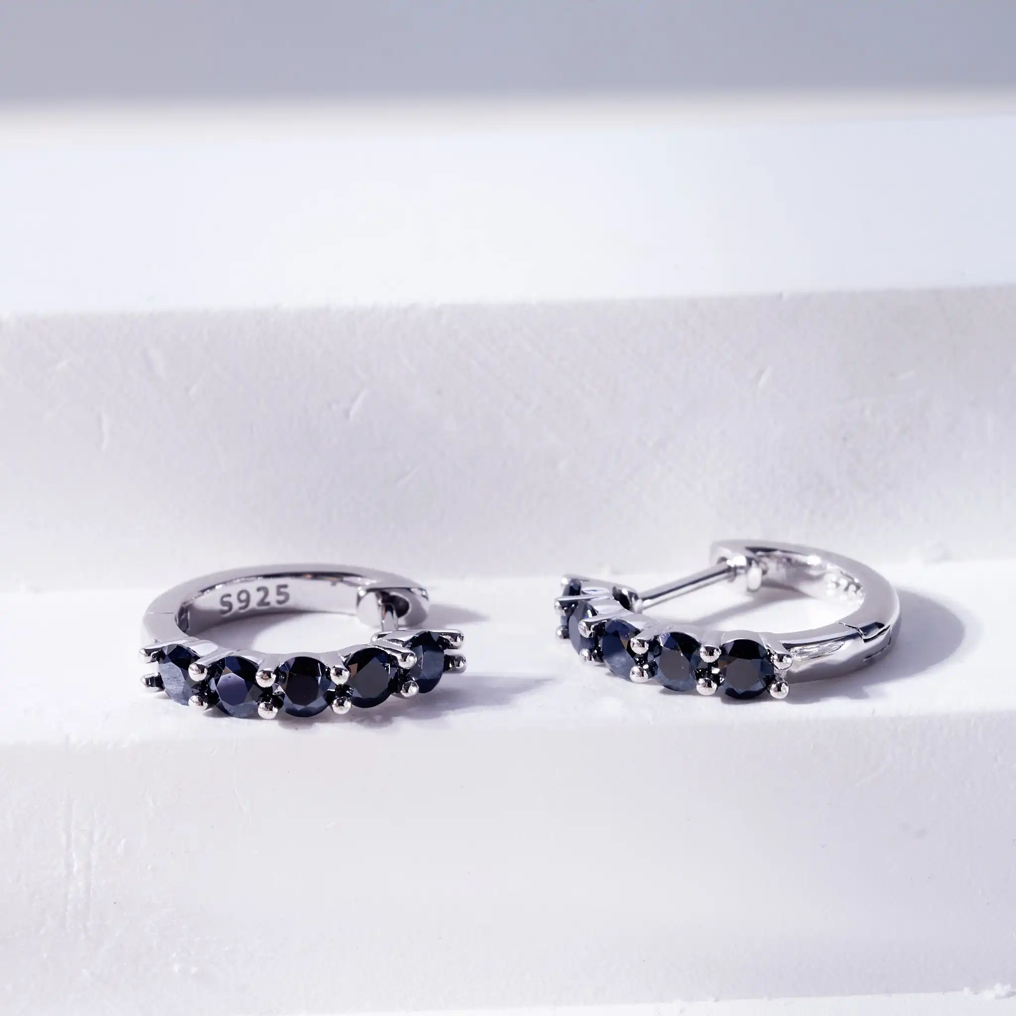Orecchini a Cerchio Moissanite frizzante in Argento 925, di