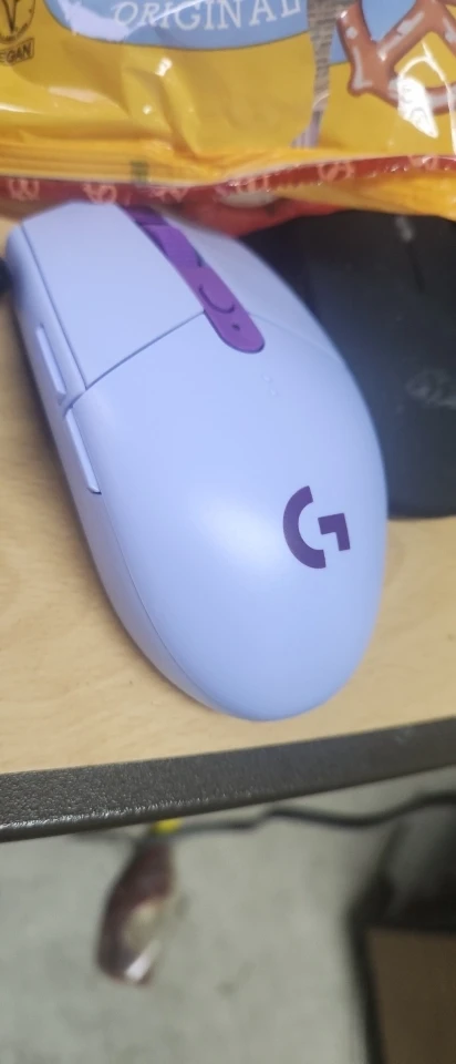 Logitech G304 Lightspeed Wireless Mouse 12K DPI 6 Buttons photo review
