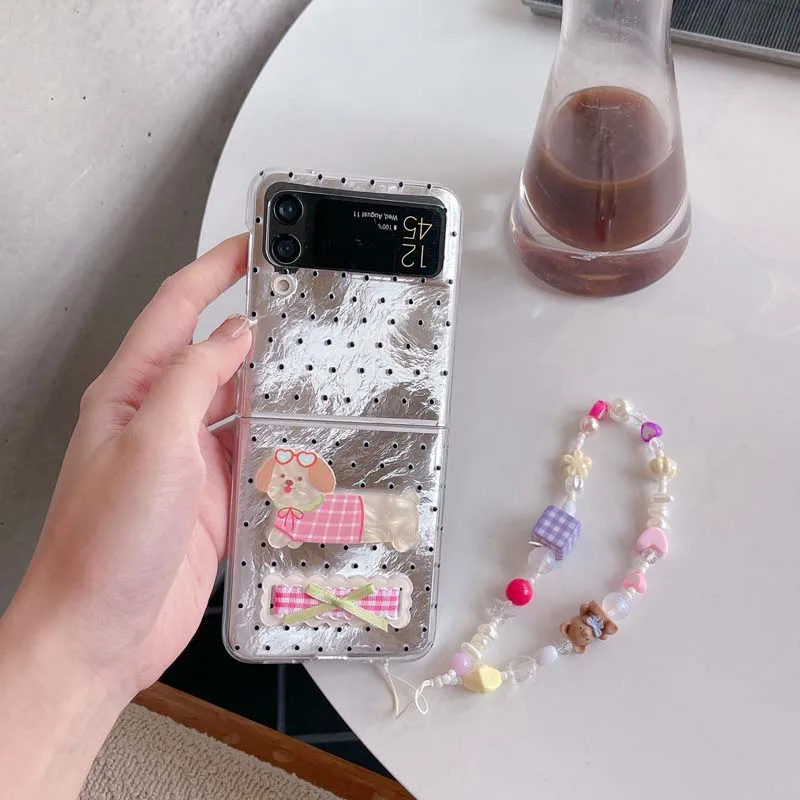Funda de teléfono con correa de muñeca de perro de dibujos animados para Samsung Galaxy Z Flip 6 5 4 3 Funda protectora para Samsung Z Flip6 Flip5 Flip4 Flip3 Capa_voghion.com