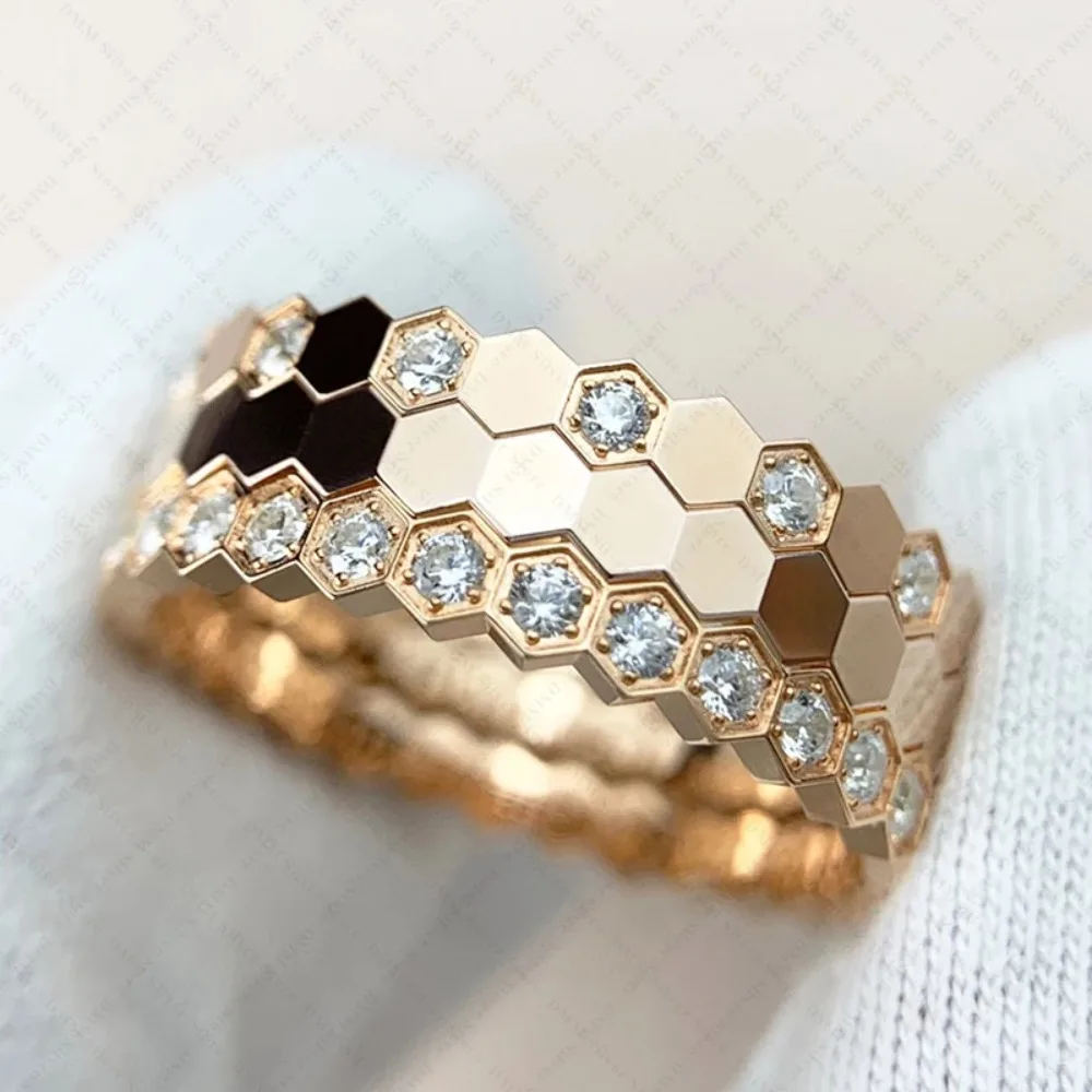 

2024 High Quality 925 Sterling Silver Honeycomb Ladies Classic Stacked Fashion Ring Trend Brand Christmas Dragon 18k Anxiety