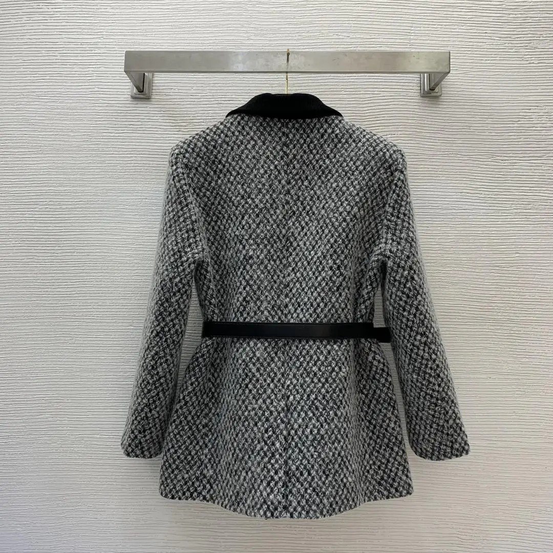 

2024 Winter New Loose Fit Plaid Woolen Suit Jacket - Versatile & Chic