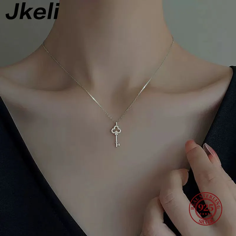 Jkeli S 반짝 이는 지르콘 여성을위한 귀여운 키 펜던트 목걸이 패션 간단한 데일리웨어 초커 쥬얼리 액세서리