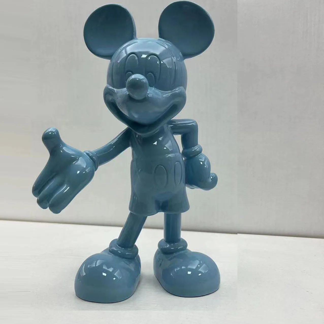 Cartoon Anime Mouse Statue Resin Plating Welcome Gesture