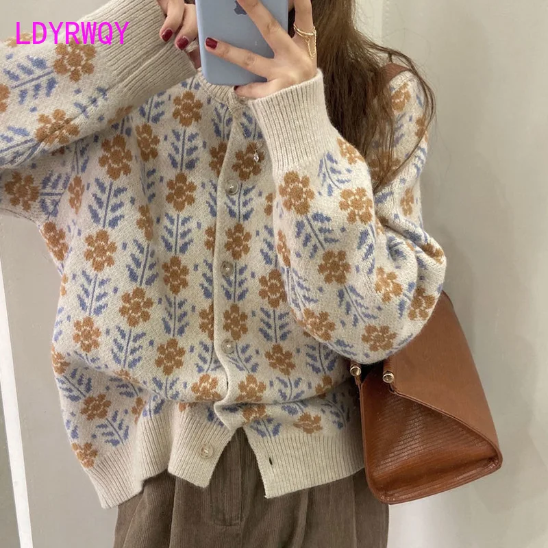 

Vintage Jacquard Gentle Style Small Flower Cardigan Sweater Women's New Western Style Knitwear Women's Top Coat