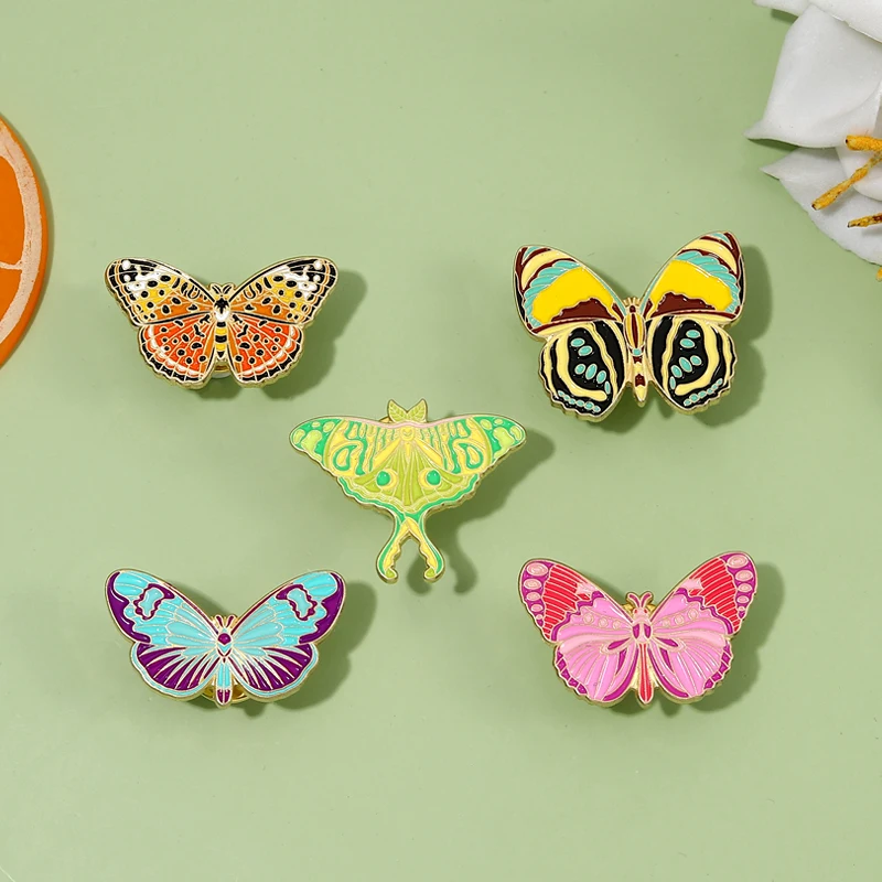 5types Butterfly Enamel Pin Colorful Butterfly Brooches Lapel Badge Cute Animal Insect Cartoon Pin Jewelry for Backpack Clothes