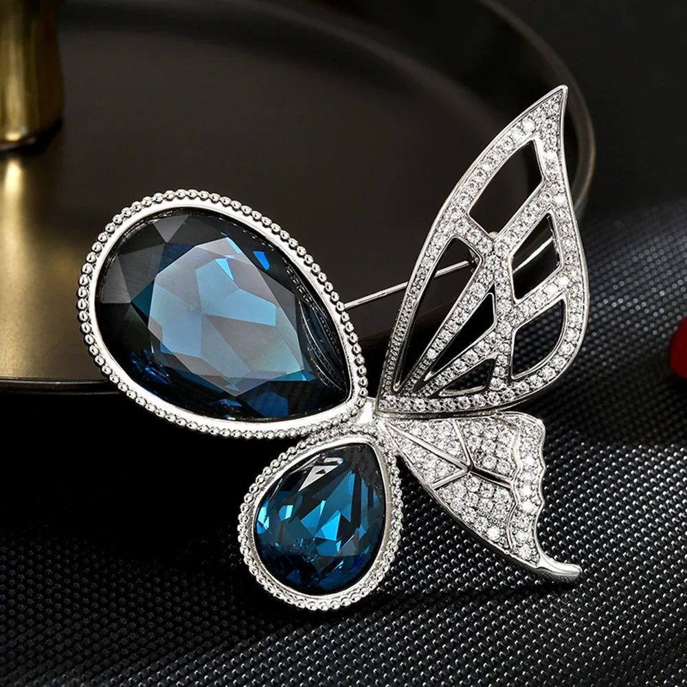 Exquisite Butterfly Sapphire High-end Women's High-end Luxury Niche Classic Hollow Design Suit Coat Pin Decoration Office Party