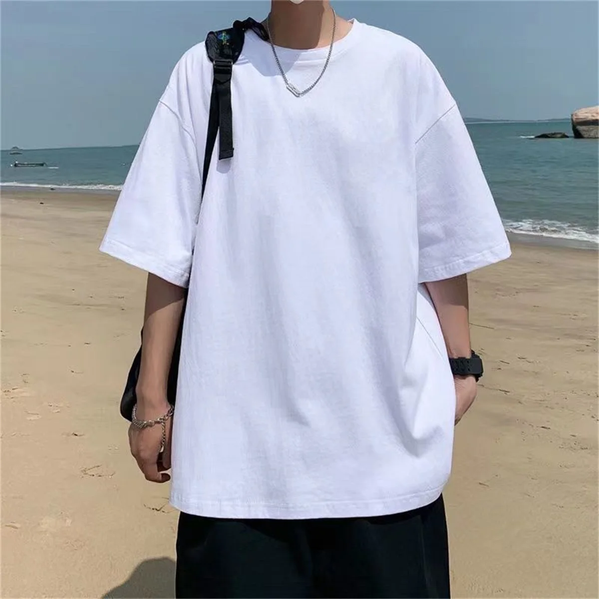 ตัวเลือกสินค้า เสื้อยืดผ้าโพลีเอสเตอร์ ใส่สบาย ดีไซน์เรียบง่าย สำหรับผู้ชาย