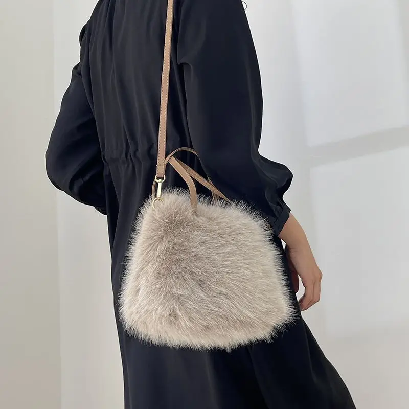 Winter Fashion Faux Fur Crossbody Bags for Women's Gift, Pearl Chain Decor Shoulder Bag, Ladies Handbags Top-handel Bag