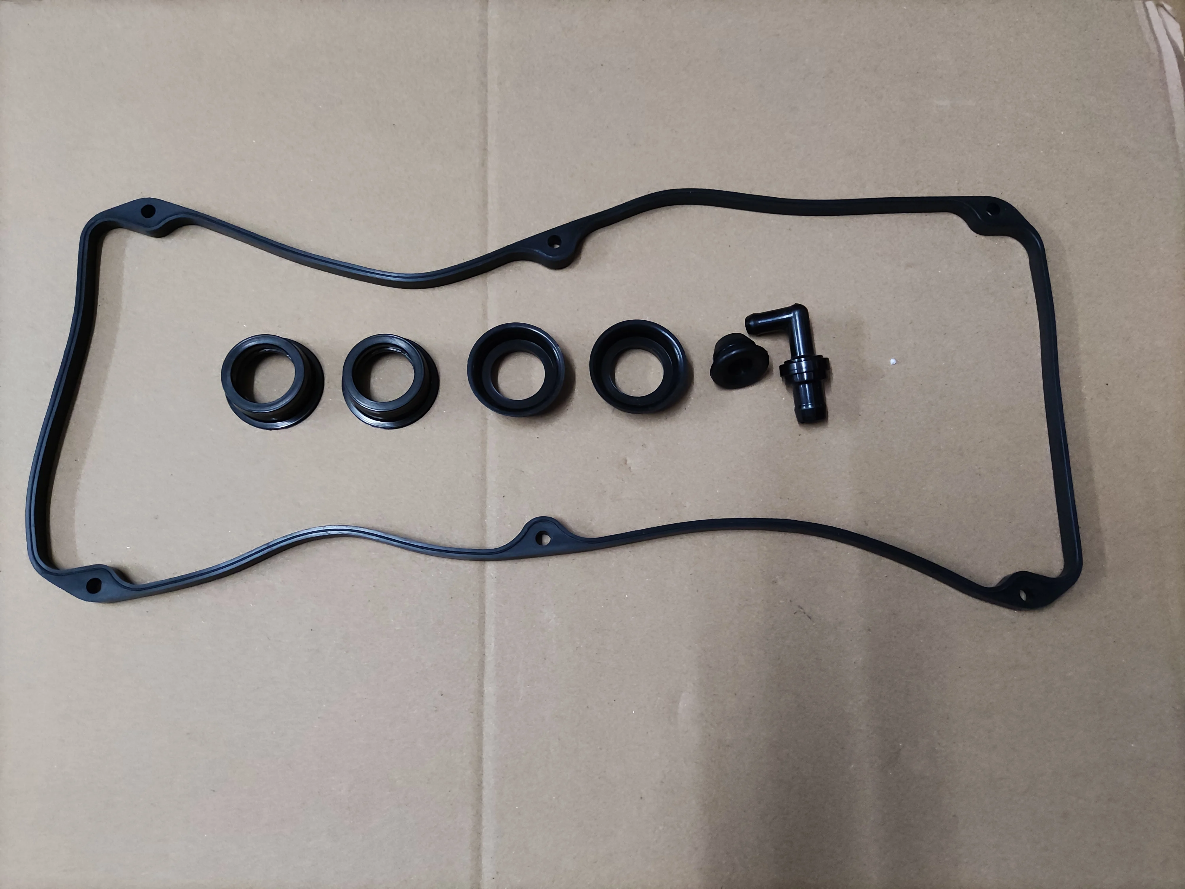 4G63 4G64 valve room cover + spark plug seal 4 PVC valve (set)