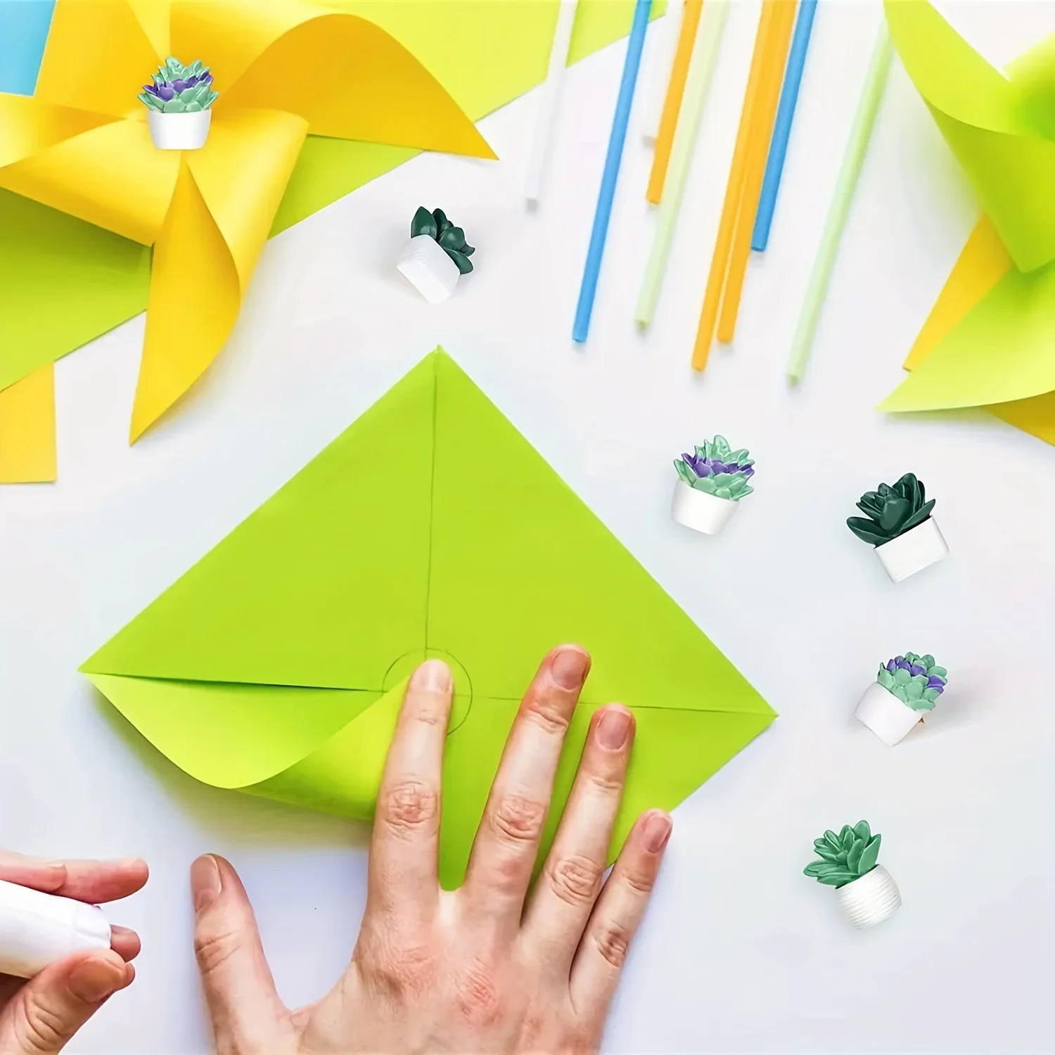 50 Puntine A Forma Di Fiore Colorate - Creative E Decorative Per Bacheche E Ufficio