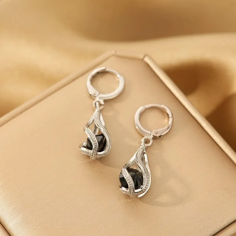 S808348fd4b2e40b99a418aba56a1f452X 3pcs Necklace Earring Set Ladies Light Luxury Wind Copper Alloy Pendant Black Crystal Stone Ear Clip Section Combination Jewelry Mallzona