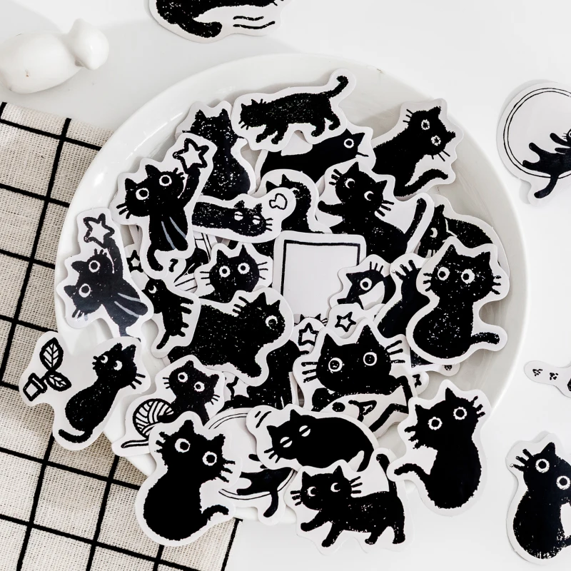 Krilulcy 40 Pezzi Gatto Nero Adesivi, Simpatico Gatto Nero Adesivi, Adesivi Divertenti a Forma di Gatto, Graziosi Adesivi in Vinile Estetici, Carino Decorazione Fai da te, per Laptop Chitarra Bagagli