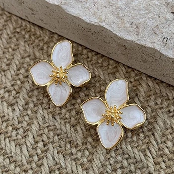 White Enamel Oil Flower Earrings for Women Party Elegant Metal Temperament Floral Drop Earrings Party Plant Sweet Jewelry