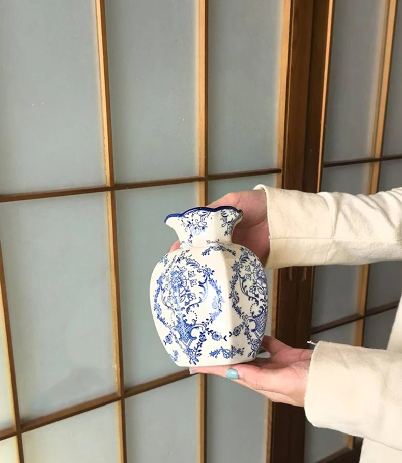 Hand-Painted Vase Blue White Porcelain Vase Elegant Home Decor Living Room Entryway Desktop Flower Arrangement Display Ornaments