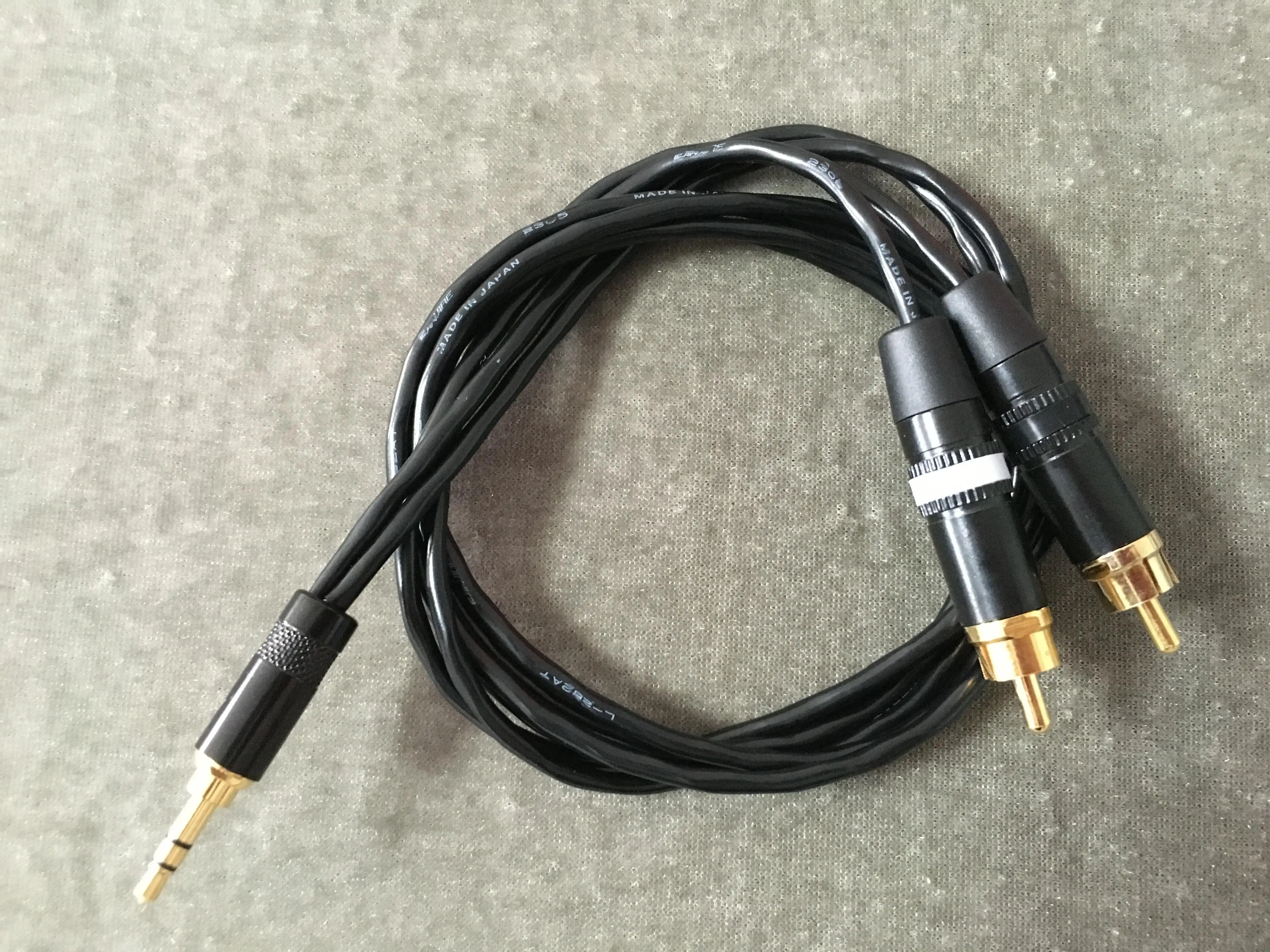 REAN 3.5mm 플러그가 있는 오디오 케이블 NYS231LBG 금도금 처리된 PC 또는 휴대폰용 RCA 2개와 연결된 제품 0.5M 1M 2M