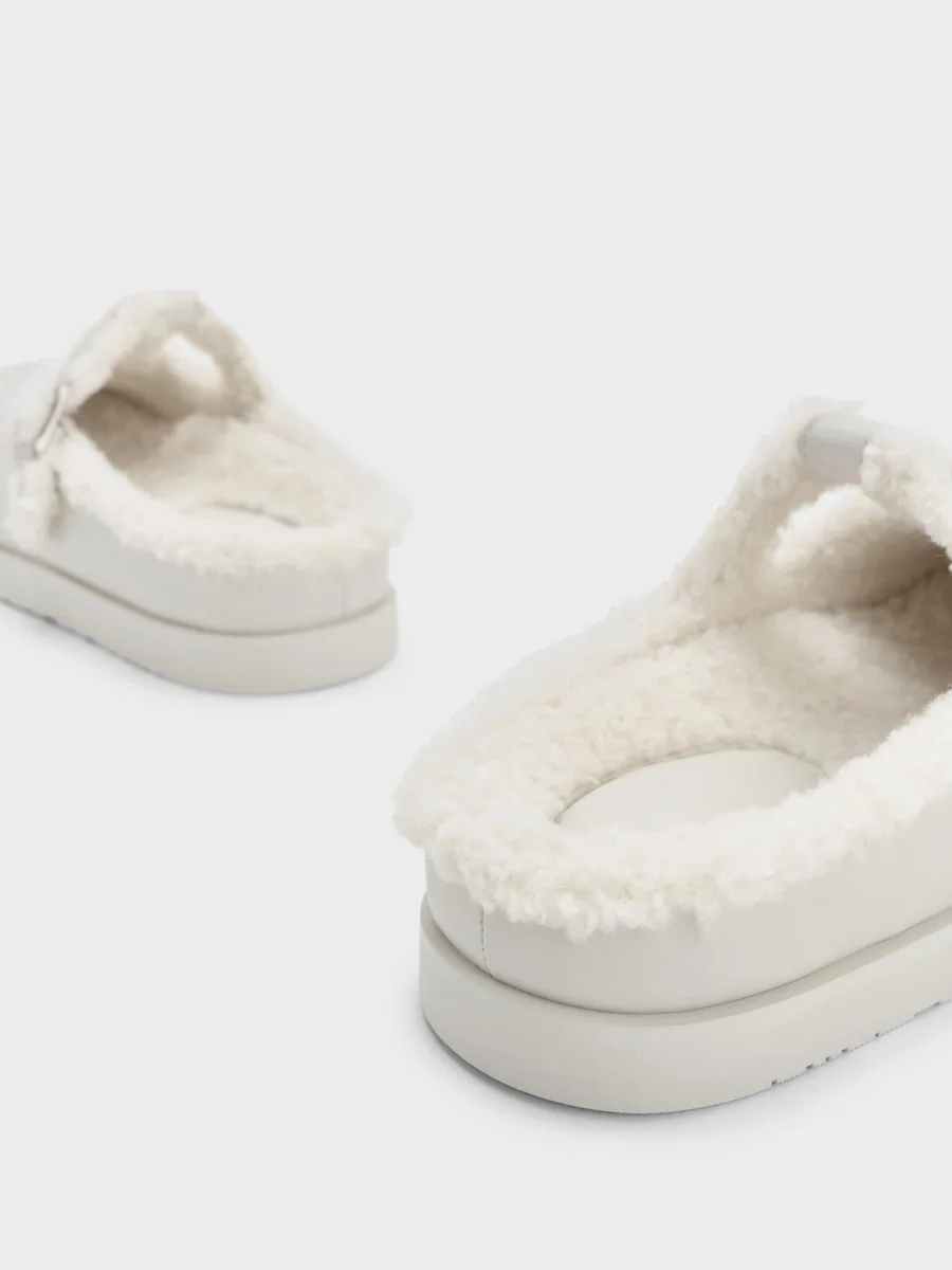 

Plush simple warm slippers 0129