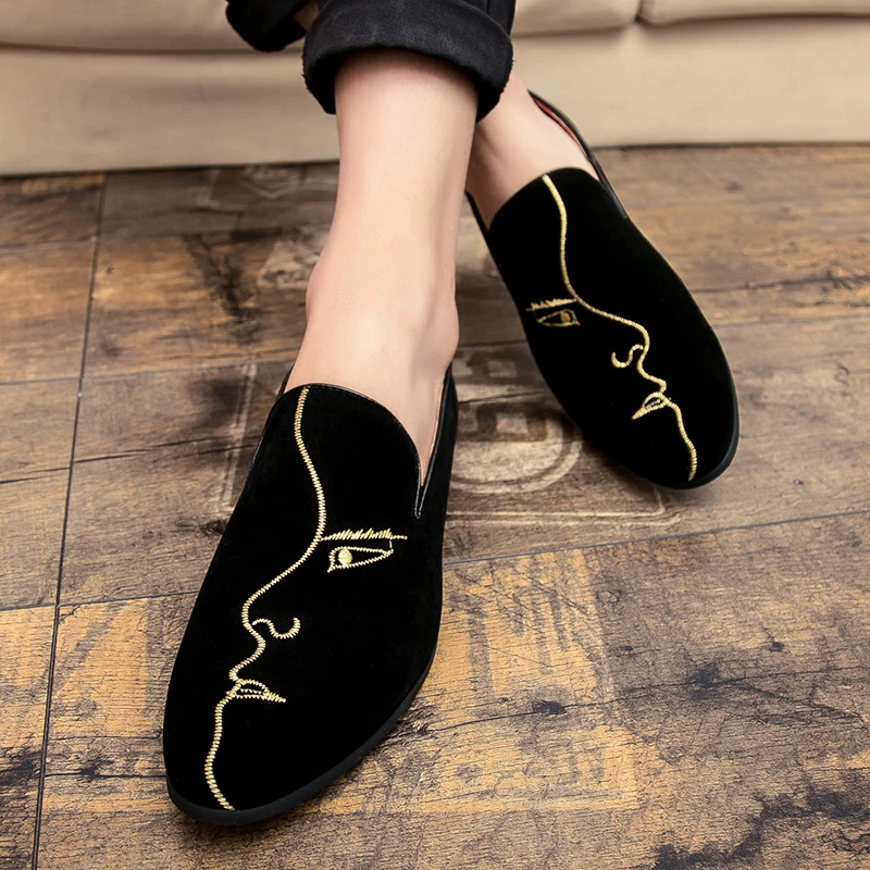 Frosted embroidered beanie shoes men's leather Korean version all match pointed leather shoes men's personality casual shoes 2