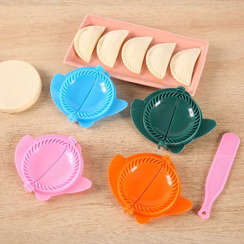 Plastic Dumplings Maker Mold Hand Dough Press Dumpling Clip Lazy Ravioli Pie Maker Jiaozi Making Gadget Kitchen Pastry Tools