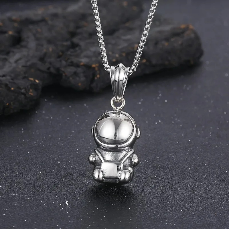 

Astronaut Pendant Five Pointed Star Punk Style Couple Stainless Steel Necklaces Women Men Lover Spaceman Jewelry Gift