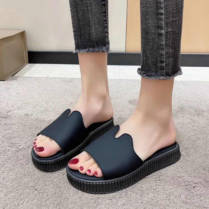 

New Shoes Women's Leather Home Slippers Neutral Flat Anti-slip Open-toe Wear-resistant Fashion Shoes Women's Casual Slippers