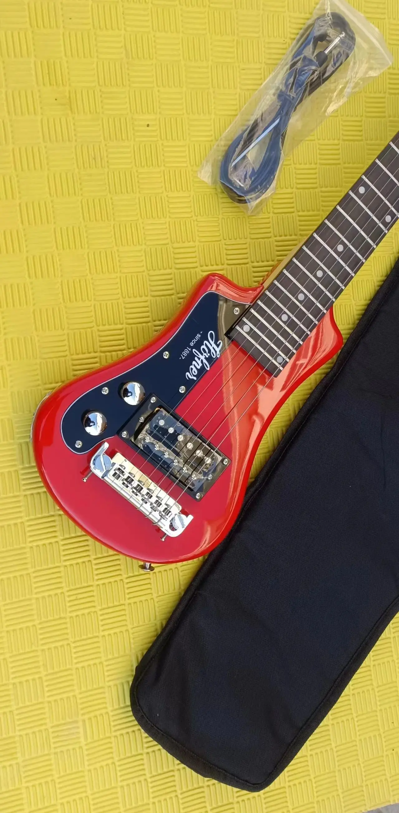Portable Mini Electric Guitar for Travel,Professional Guitar,Left Handed, Red, Professional String Musical Instrument, Cr