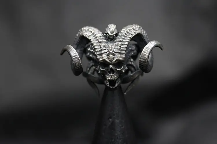 New 2023 Retro Personality Overbearing Exaggerated Satan Necklace Hip-hop Punk Open Ring Banquet Jewelry Accessories Gift