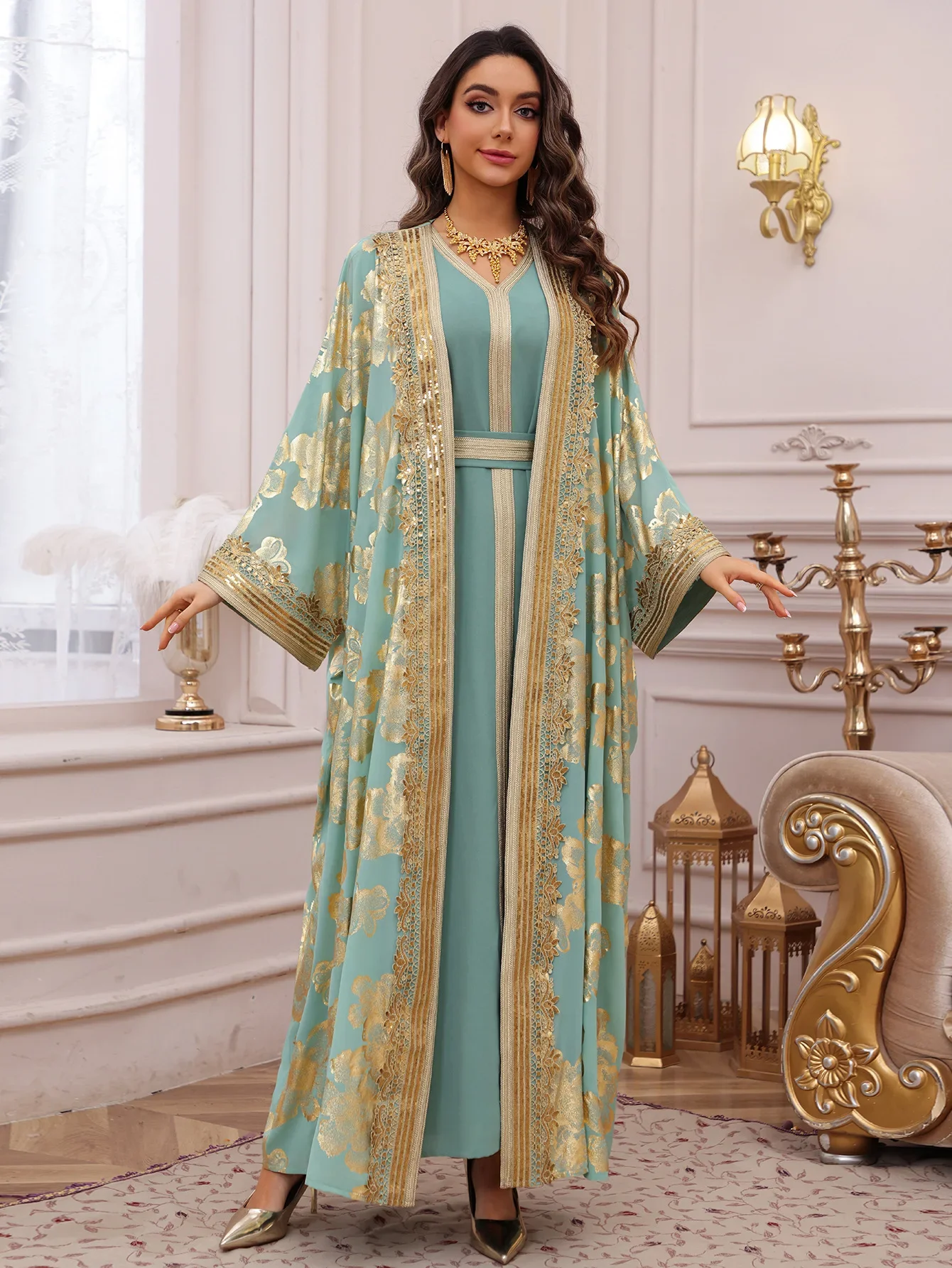 جلابية تركواز طويلة بتطريز ذهبي فاخر