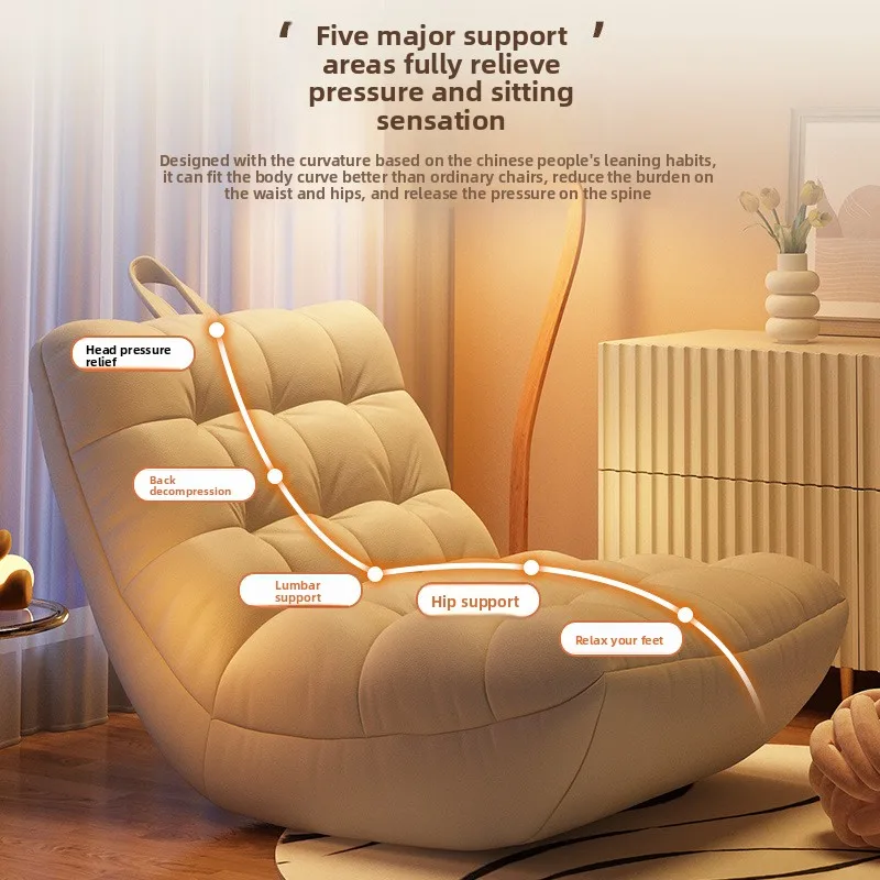 أريكة أرضية عملاقة على شكل كاتربيلر للاسترخاء في غ...