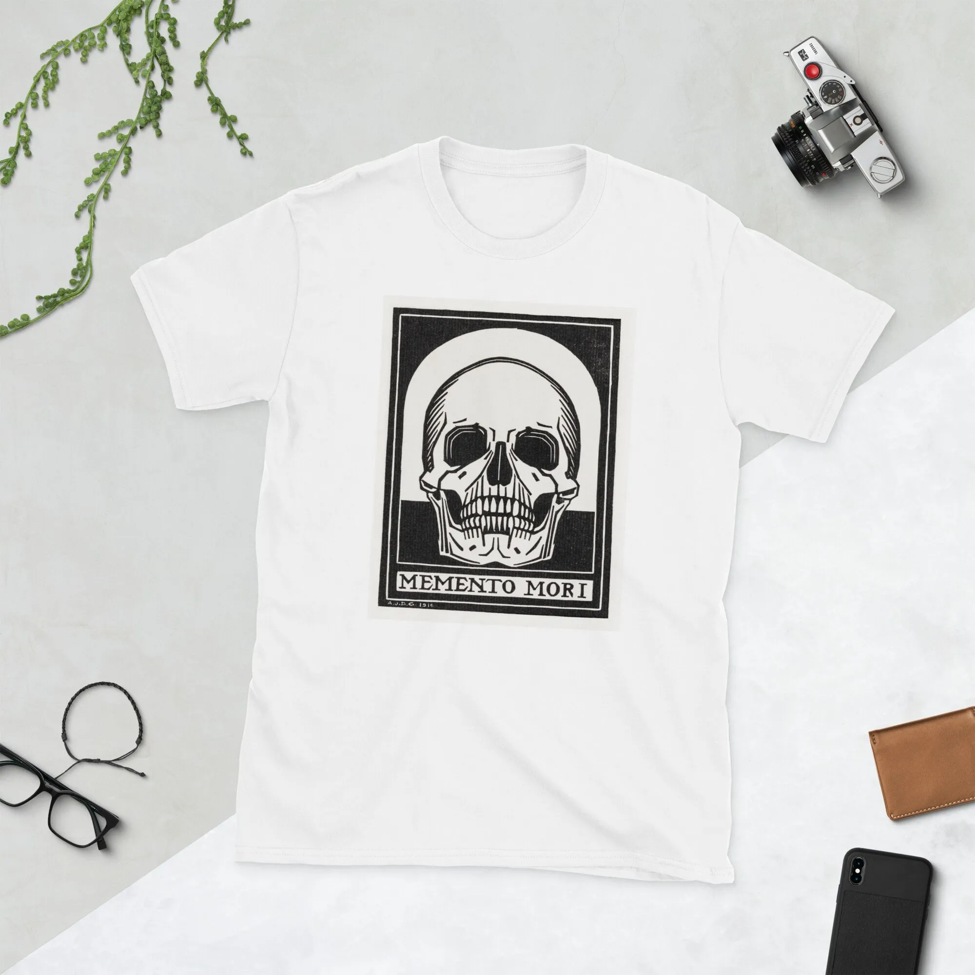 Julie De Graag Memento Mori 1916, T-Shirt Unisex