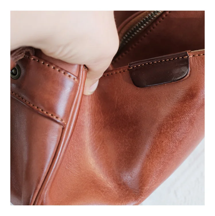 Handgefertigte Vintage-Designer-Umhängetasche aus erstklassigem Rindsleder für Damen, luxuriöse Echtleder-Schultertasche für Wochenend-Shopping – Detail 7