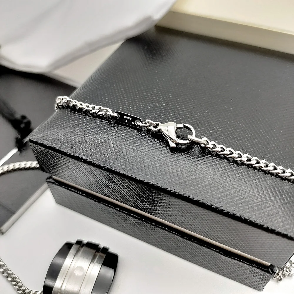 PJS MB 1:1 Necklace Classic Rounded Square Pendant Stainless Steel Chain Blak Trim Masculine Luxury Jewelry With Box Set