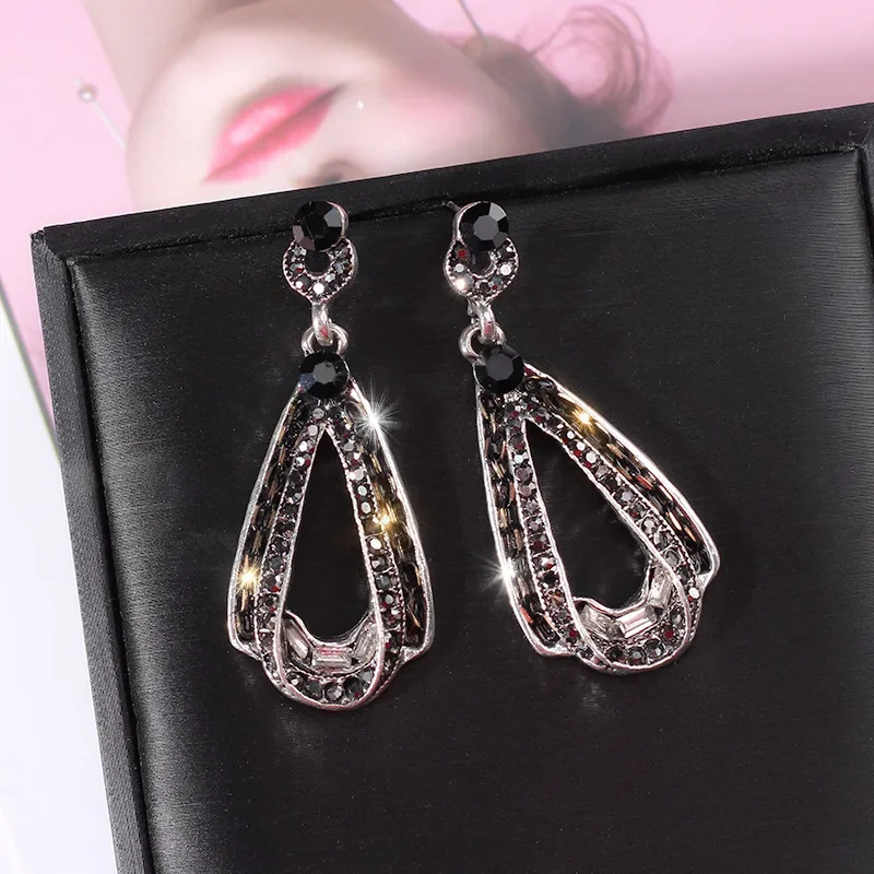 Orecchino Di Popolarità Europea E Americana Ripristina Antichi Modi Edizione Han Di New Style Temperament Water Hollow Out Geometric