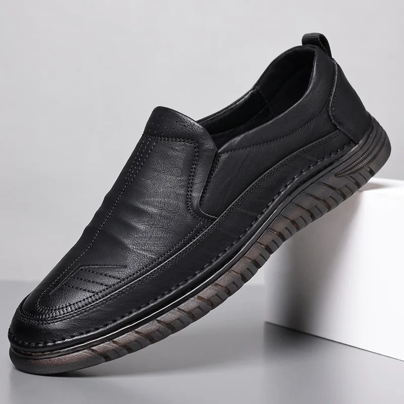 Scarpe da uomo in vera pelle scarpe da uomo Casual mocassini da uomo italiani scarpe da ufficio traspiranti scarpe da uomo firmate Slip on Driving Sneaker