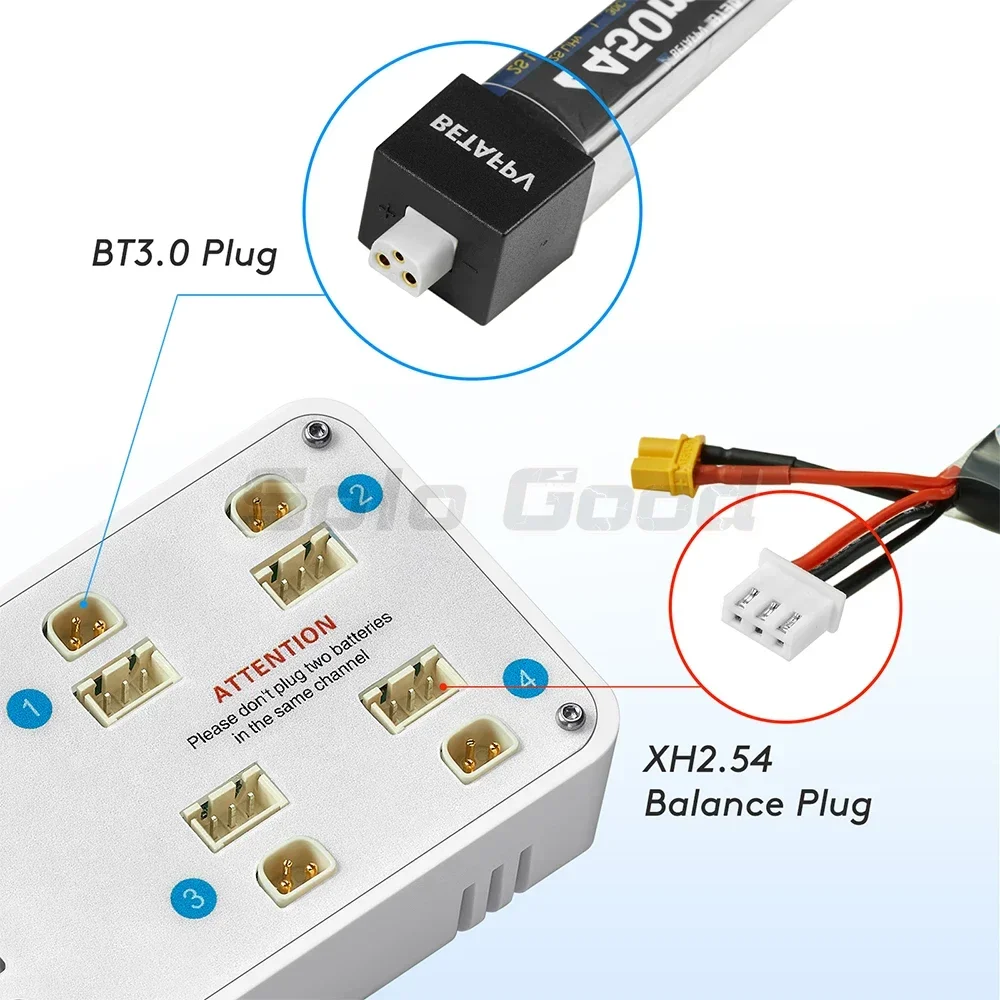 Écran LCD du chargeur multiport équilibreur 4 canaux 2S LiPo VIFLY ToothStor affichant les tensions et courants en temps réel.