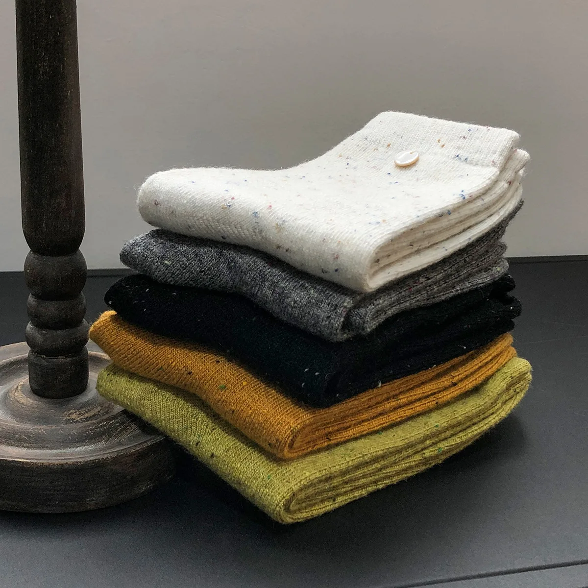 

2022 Women's Clothing Sweet Color Dotted Mid-Calf Wool Socks 2022 Winter New Solid Color Socks