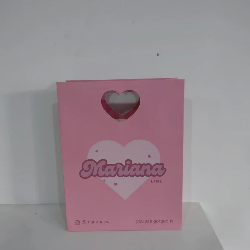 500pcs/Lot 다이 컷 핸들 종이 가방 사용자 정의 로고 인쇄 도매 파티 웨딩 생일 선물 사탕 포장 종이 가방