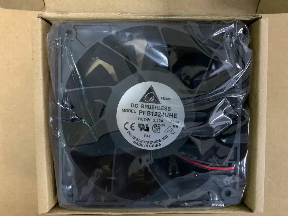 

PFB1224UHE 12038 24V 2.40A 12 cm/CM инверторный охлаждающий вентилятор