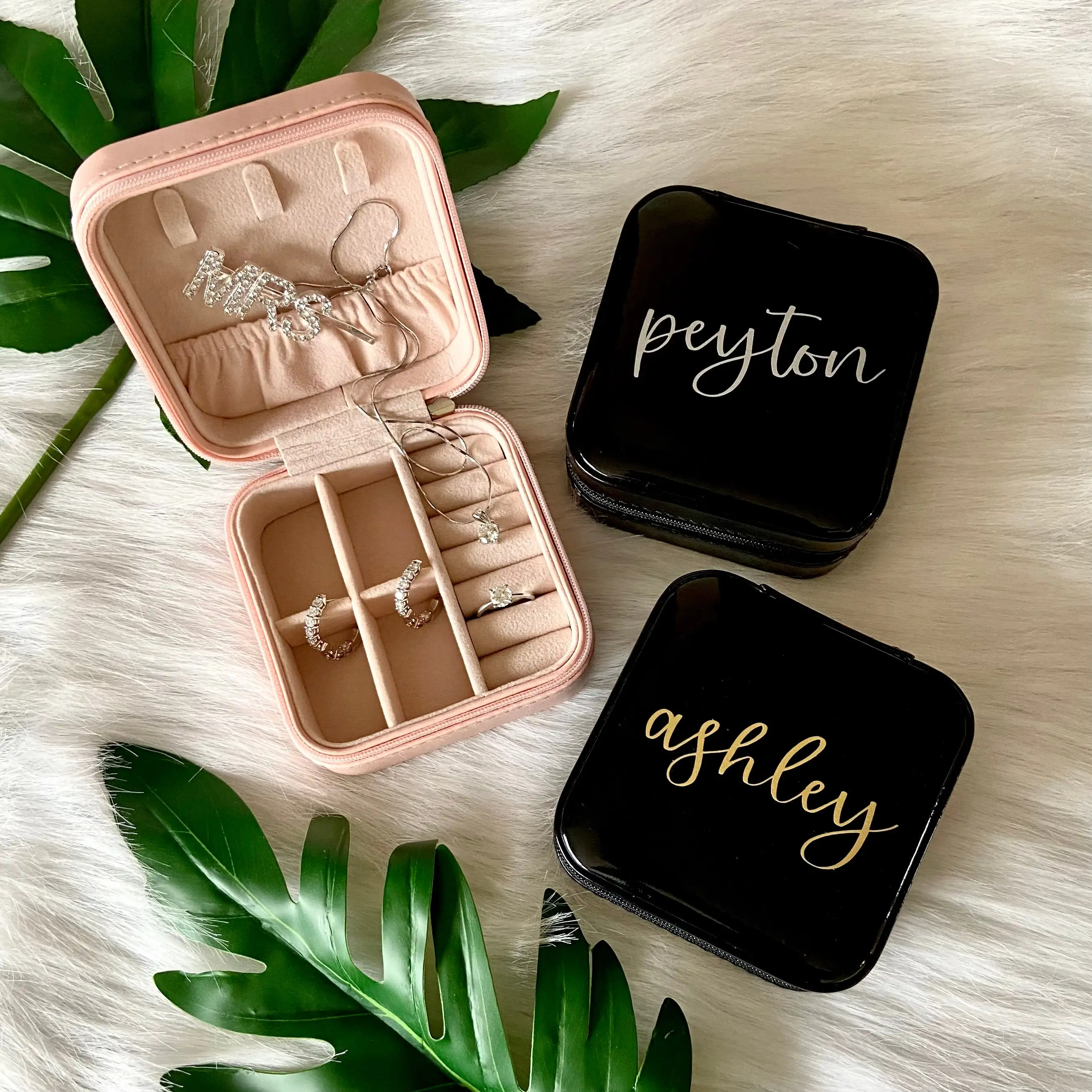 

Personalized Jewelry Box, Personalized Travel Jewellery Case, Bridesmaid Gift, Bride Gift, Bridesmaids Favours