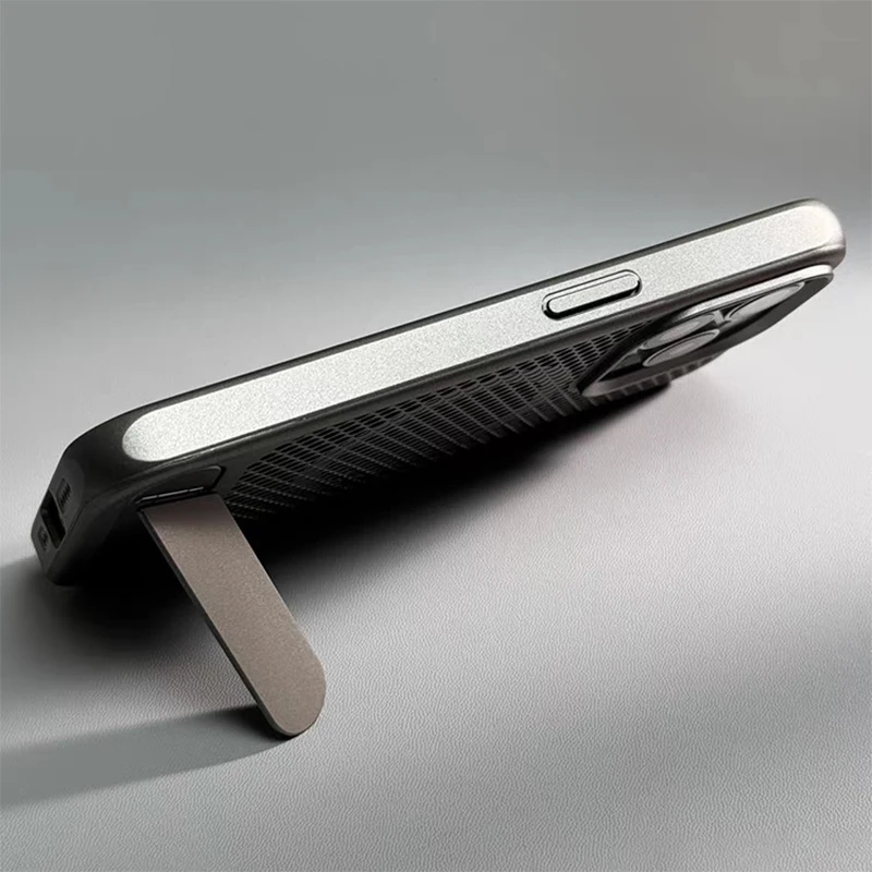 Magnetic Cooling Phone Case with Heat Dissipation and Matte Shockproof Design