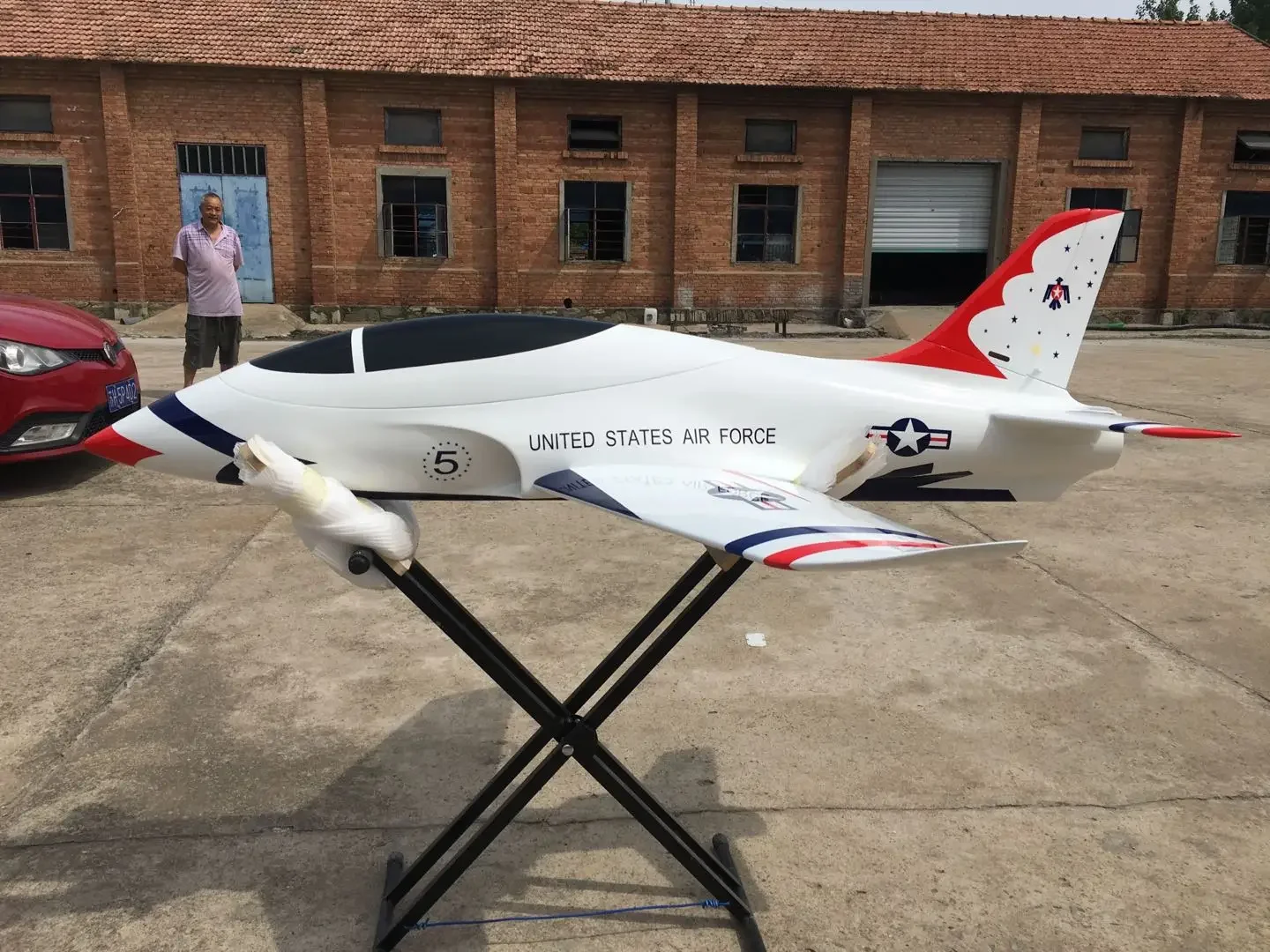 Рисунок 4 - Машина для упражнений Hummingbird Turbojet