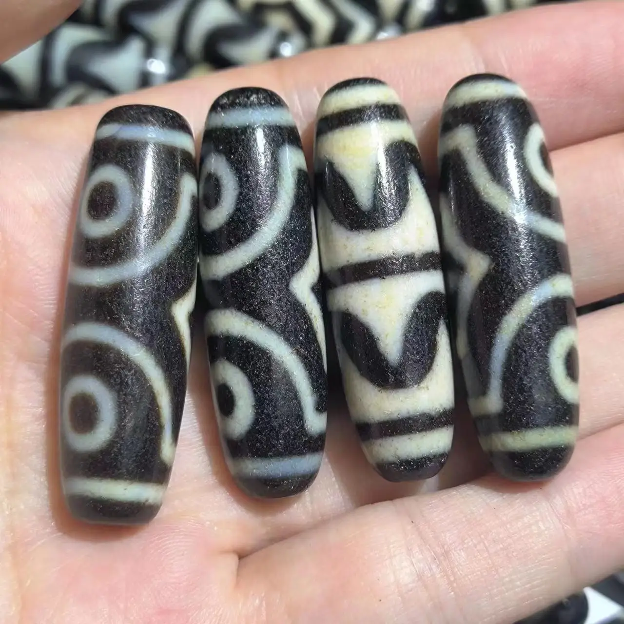 

1pcs/lot Natural Agate Dzi Double tiger teeth and three eyes pattern weathered pattern tooth yellow retro Collection gem jewelry