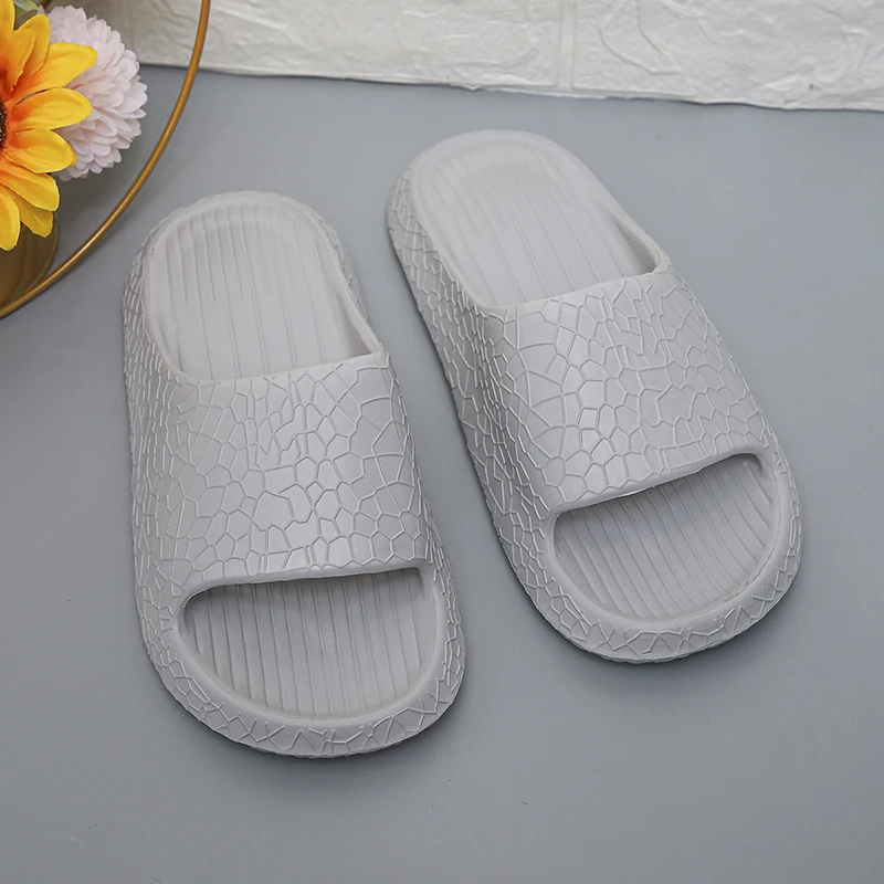 Women's Eva Soft Sole Home Slippers Non-Slip Bathroom Indoor Slides Woman 2024 Summer Comfort Light Cloud Sandals Flip-Flops