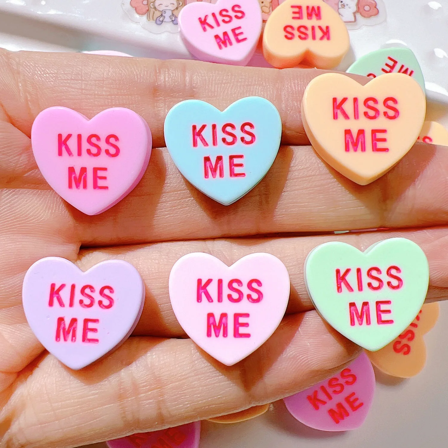 

10 шт. новый милый мультяшный в форме сердца серии KISS ME, украшение с плоской спиной, ювелирные украшения, банты, аксессуары, Бесплатная доставка