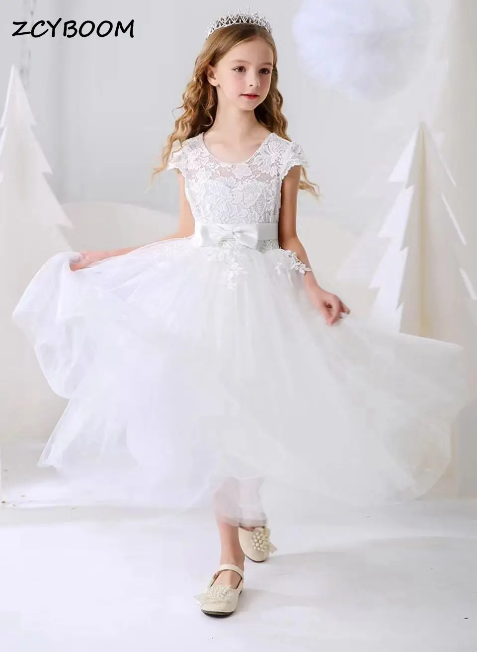

Simple White A-Line Flower Girl Dress For Wedding 2023 Lace Appliques Princess Birthday Party First Communion Gowns With Sashes