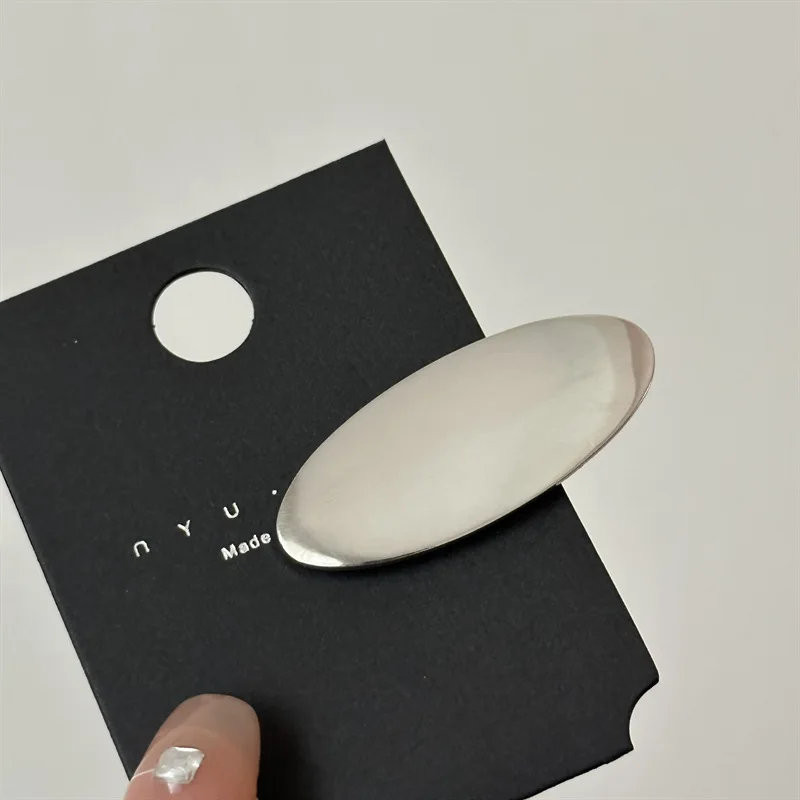 02Duck bill clip-sil