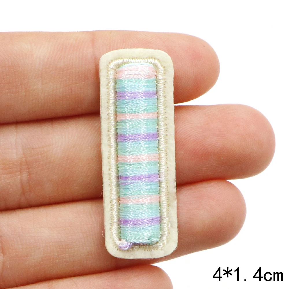 1 Stück 40mm Blau gestreifte A-Z Alphabet-Aufnäher zum Aufbügeln für Kleidung, Applikation, bestickte Aufnäher, DIY, individuelles Namensschild, Deko-Aufkleber – Detail 12